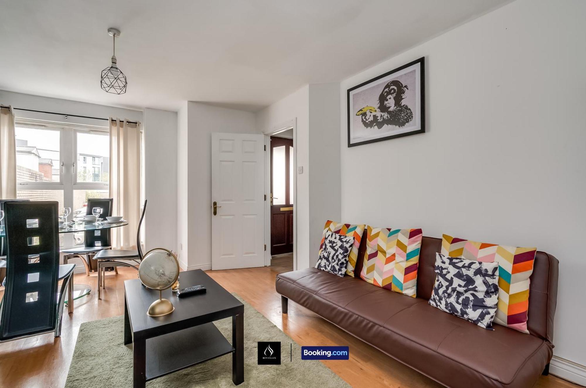 2 Bed House By Boyeilles Apartments Short Lets & Serviced Accommodation Belfast With Balcony & Free Parking Εξωτερικό φωτογραφία