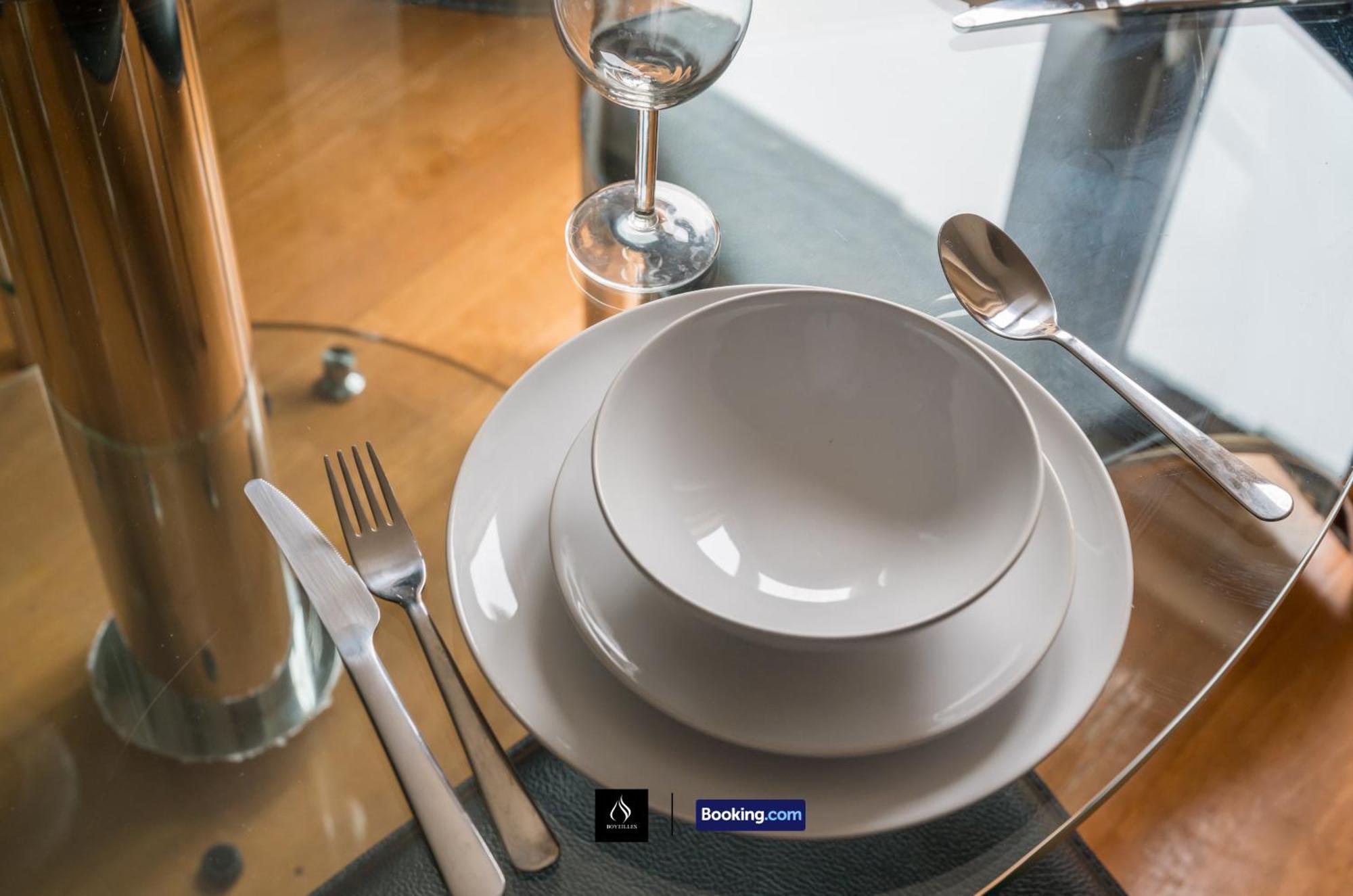 2 Bed House By Boyeilles Apartments Short Lets & Serviced Accommodation Belfast With Balcony & Free Parking Εξωτερικό φωτογραφία