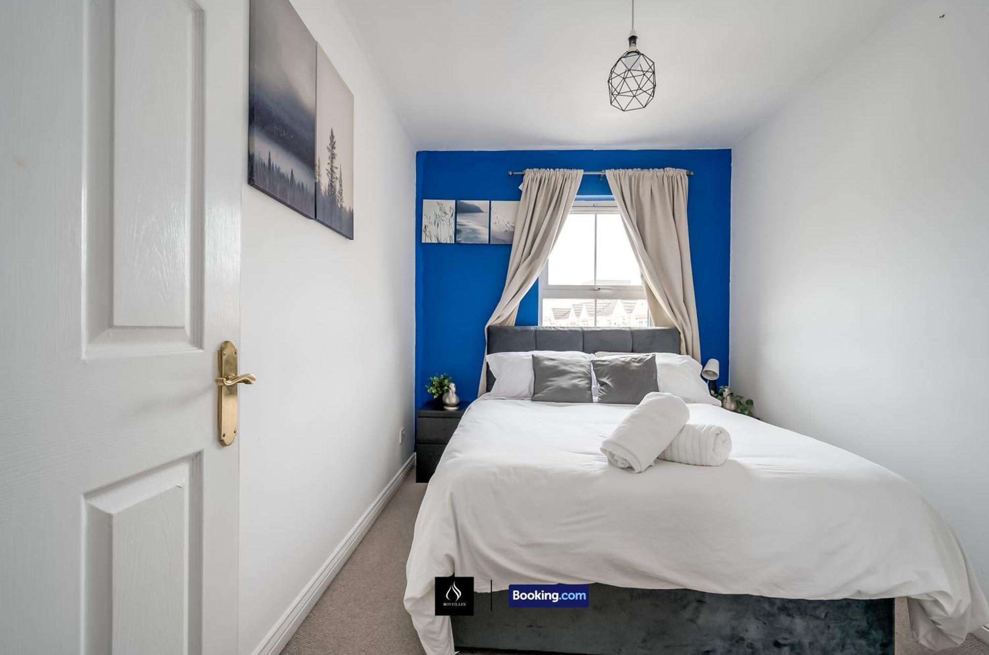 2 Bed House By Boyeilles Apartments Short Lets & Serviced Accommodation Belfast With Balcony & Free Parking Εξωτερικό φωτογραφία