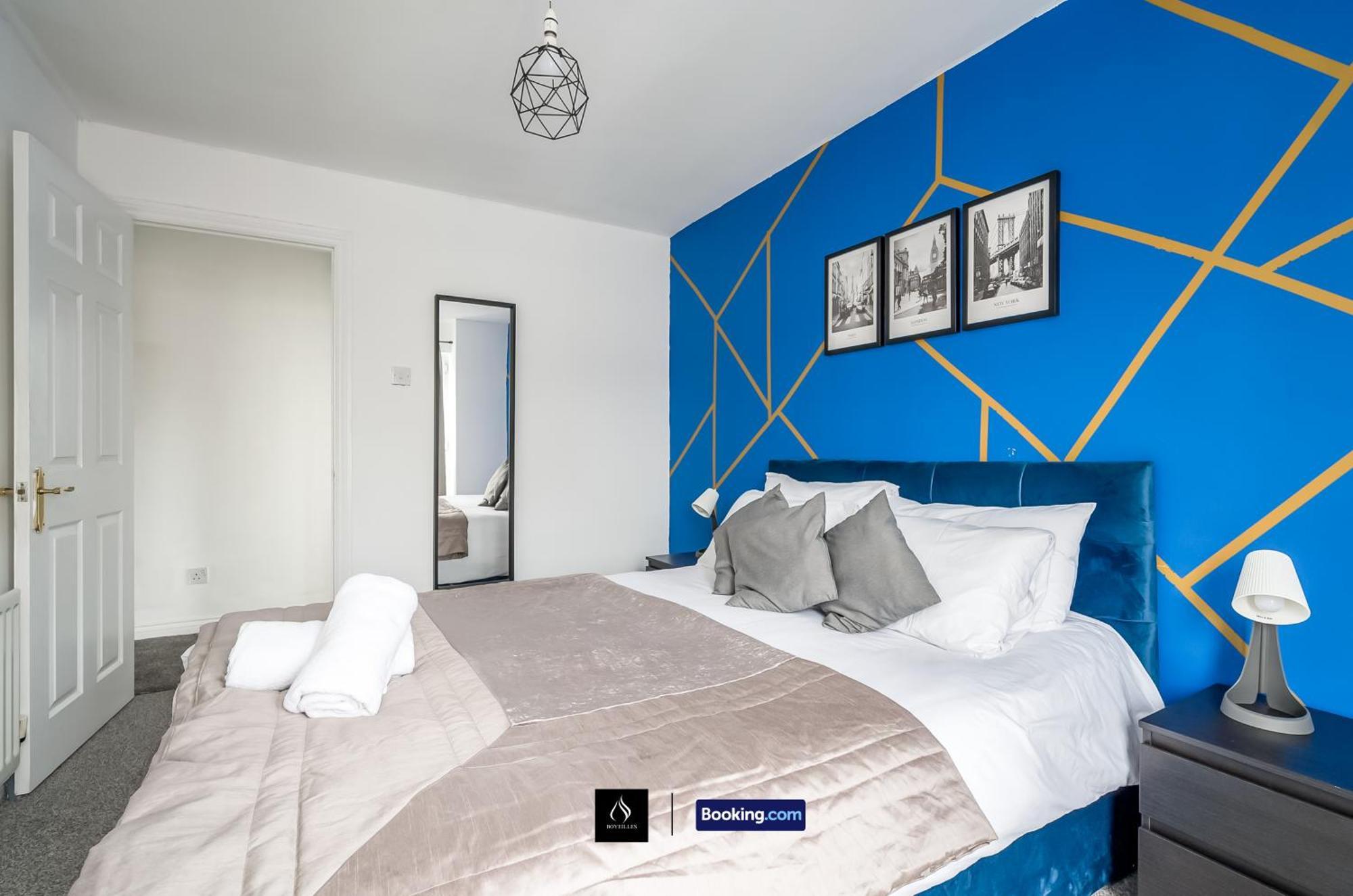 2 Bed House By Boyeilles Apartments Short Lets & Serviced Accommodation Belfast With Balcony & Free Parking Εξωτερικό φωτογραφία