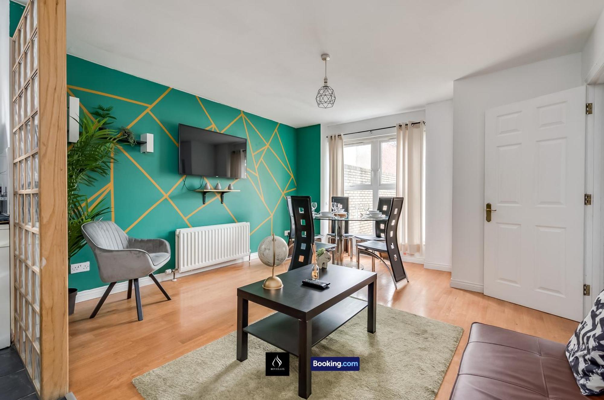 2 Bed House By Boyeilles Apartments Short Lets & Serviced Accommodation Belfast With Balcony & Free Parking Εξωτερικό φωτογραφία